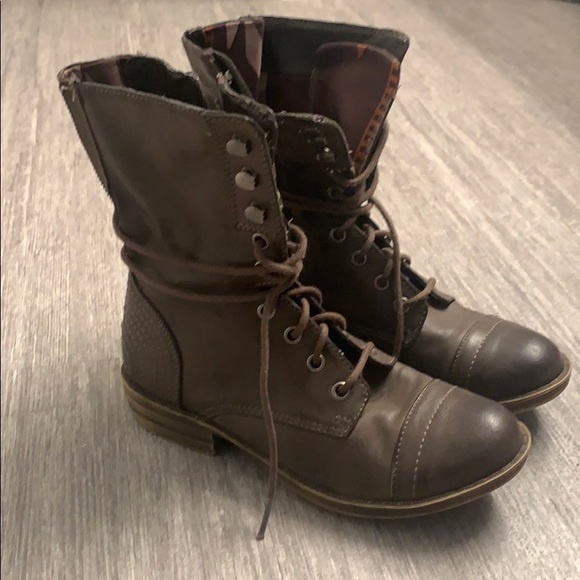 Women Boots Size 6 - Picture 2 of 7